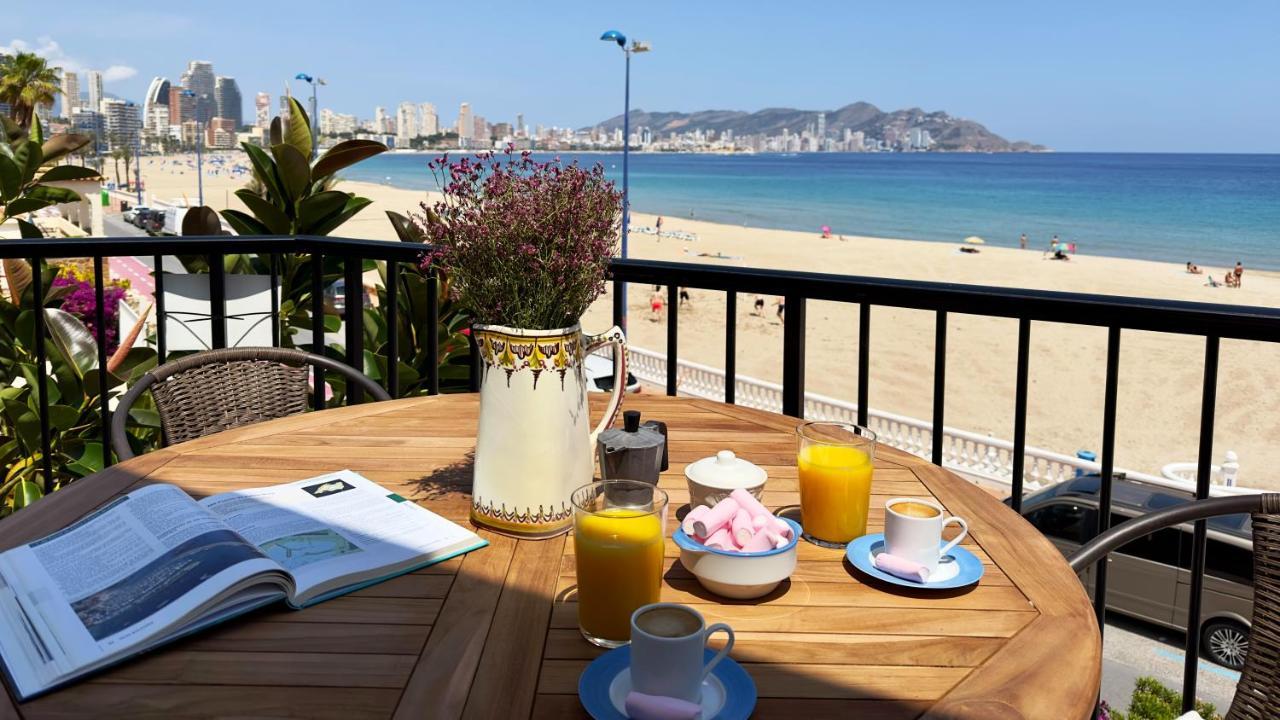 Parralue Beach Front Home ベニドルム エクステリア 写真